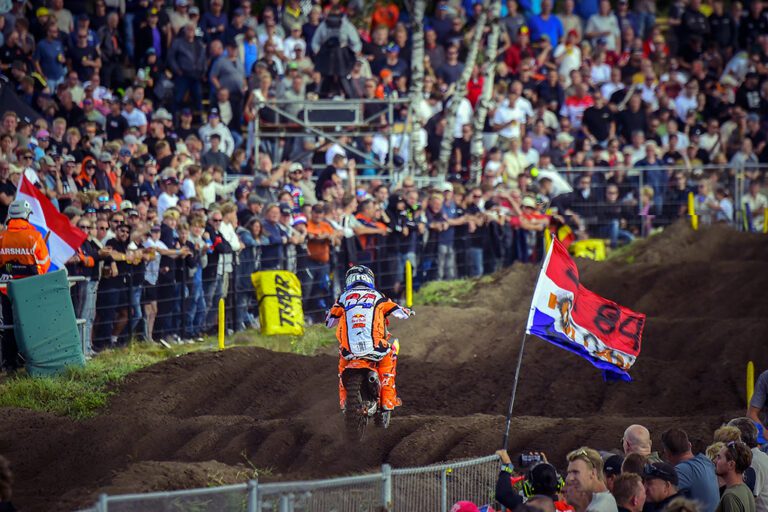 Kay de Wolf y Jeffrey Herlings ganadores frente a su gente