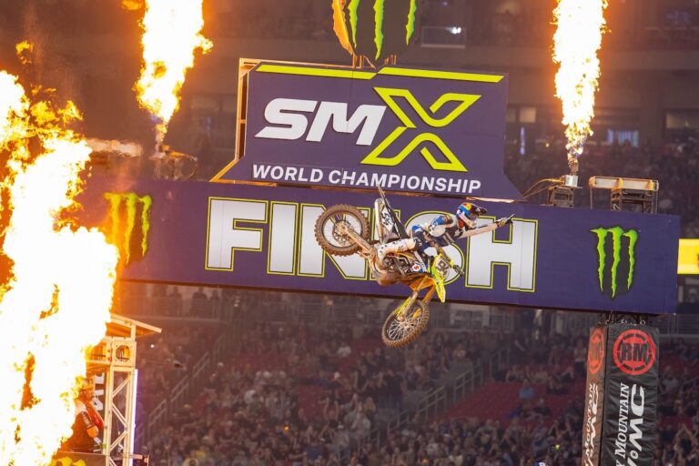 Ken Roczen gana en Glendale y es el 4to ganador en 5 carreras de la temporada 2026 de Monster Energy Supercross