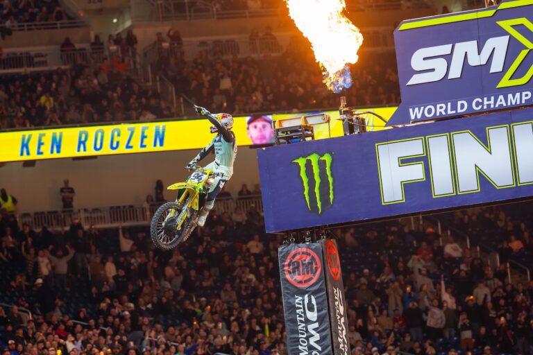 Victoria de Ken Roczen gana en Detroit y la lucha por el título Monster Energy Supercross da un giro inesperado