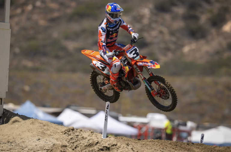 Eli Tomac se toma un tiempo para recuperarse tras las lesiones sufridas en Fox Raceway